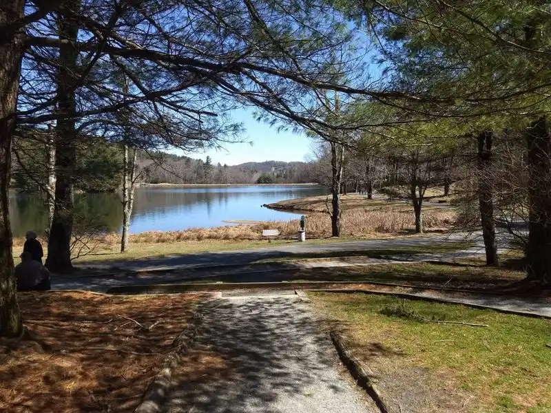 Best times to visit: light, crowds, and seasons