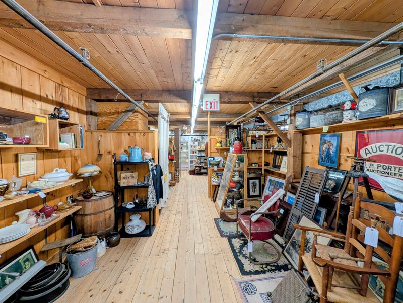 Vermont &mdash; Vermont Antique Mall (Quechee, VT)