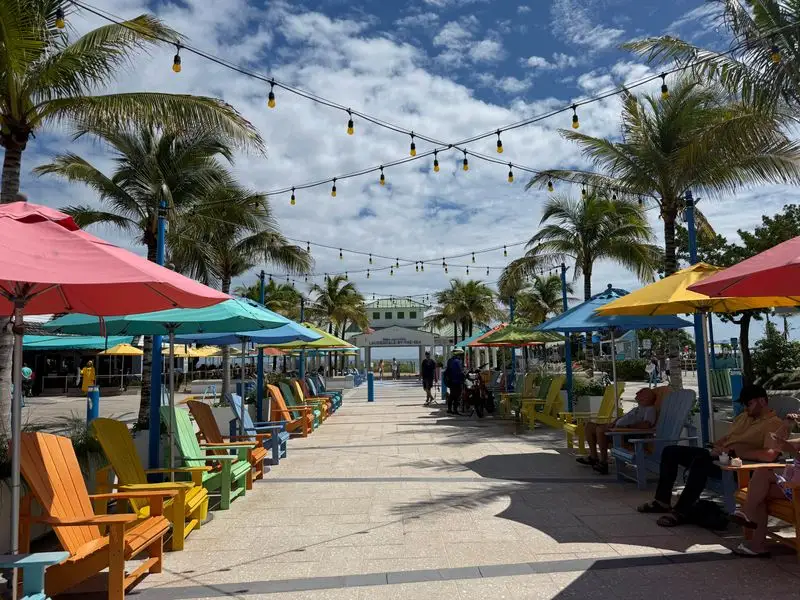 Public art, murals, and playful photo spots