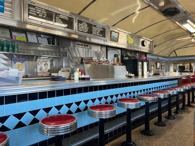 Ambiance and Service Vibe