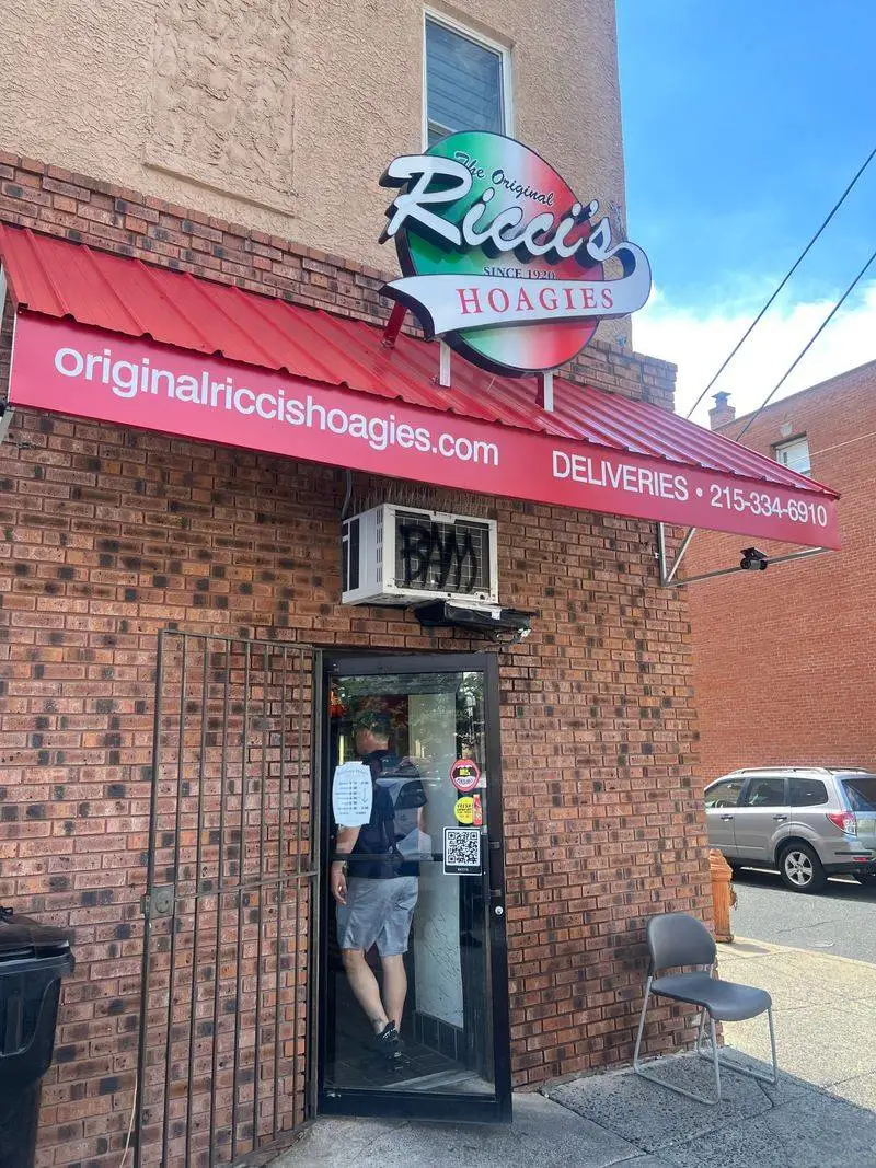 Practical details: hours, payment, and parking