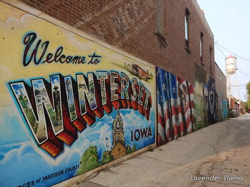 Historic Alleyway Murals