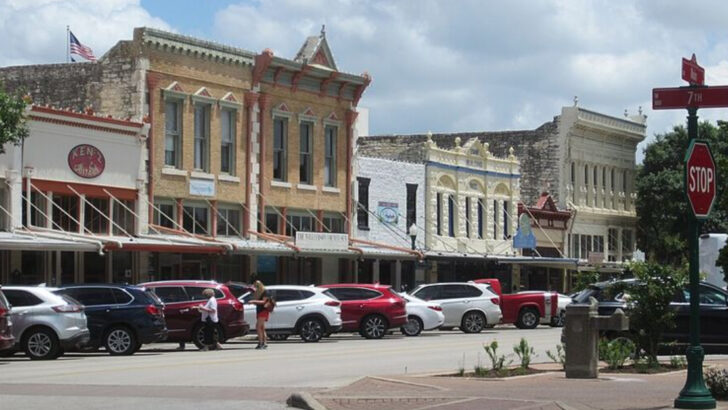 12 Charming Texas Towns Built Around Old-Fashioned Town Squares