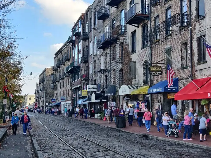 Savannah&rsquo;s Historic District Stroll and Riverfront Day