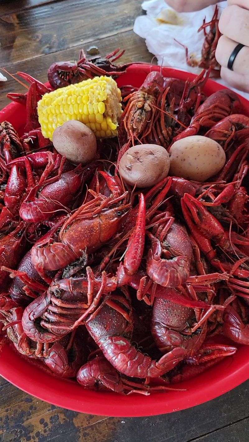 The Crawfish Hole &mdash; Livonia, LA