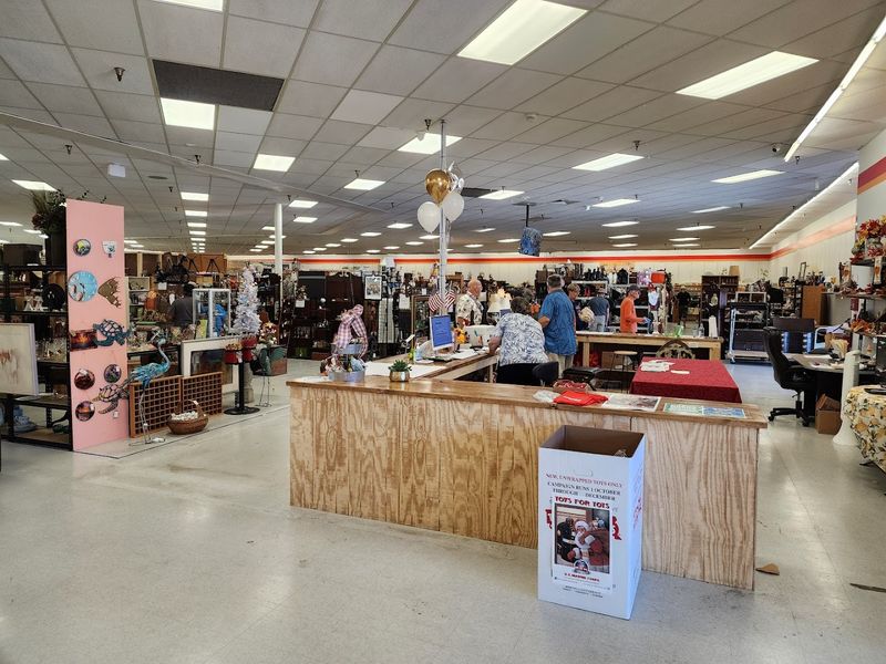 Florida's Antique Mall &mdash; Inverness, FL