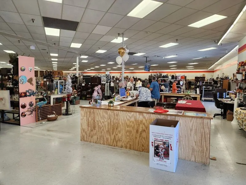 Florida's Antique Mall &mdash; Inverness, FL