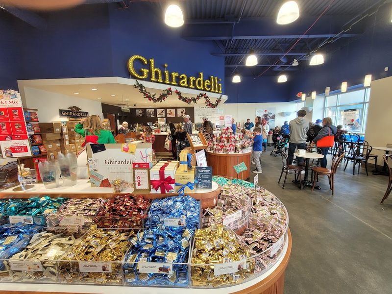 Built for Long, Comfortable Shopping Days