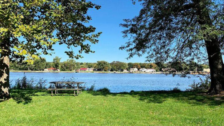 A Riverside Illinois State Park That Makes Slow Afternoons Feel Well Spent