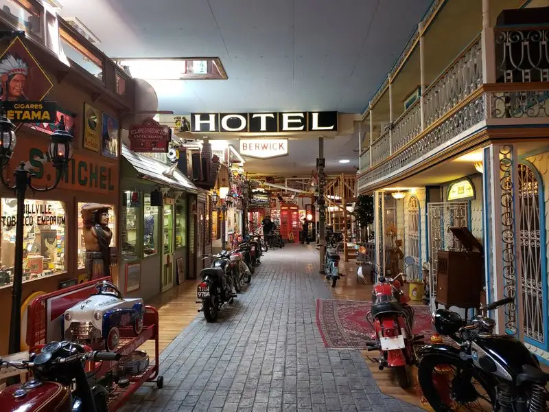 European Racers and Caf&eacute; Heritage