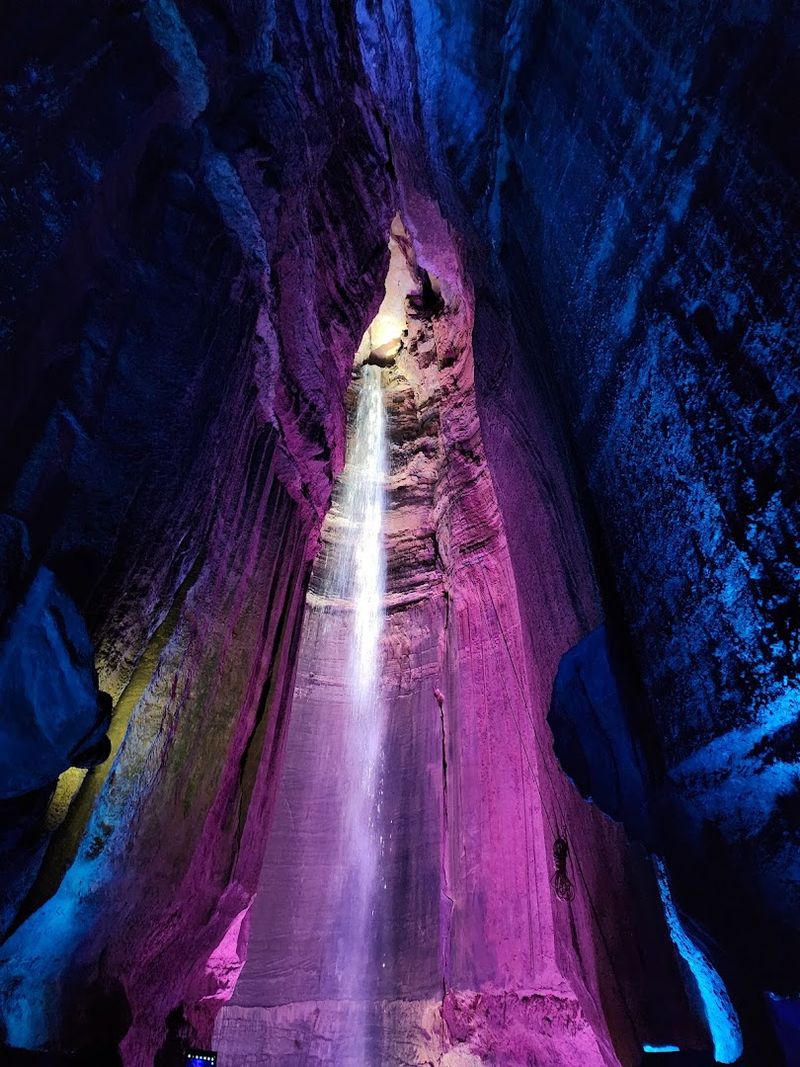 Ruby Falls &ndash; Underground Waterfall Wonderland