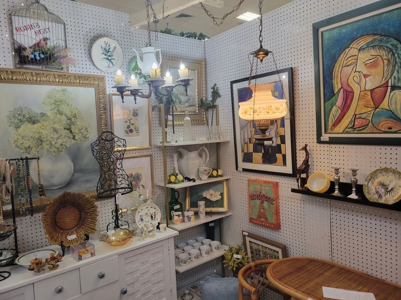 Paradise Vintage Market &mdash; North Fort Myers, FL