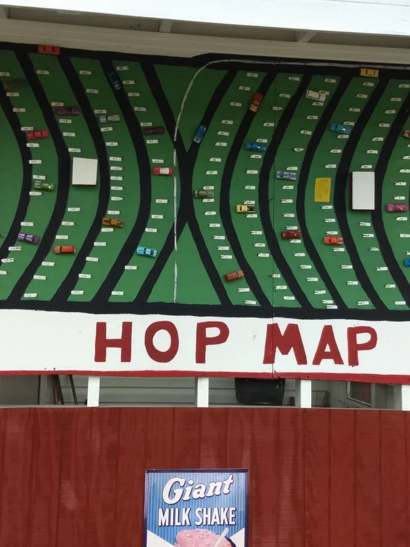 The 50s-style food and carhop service