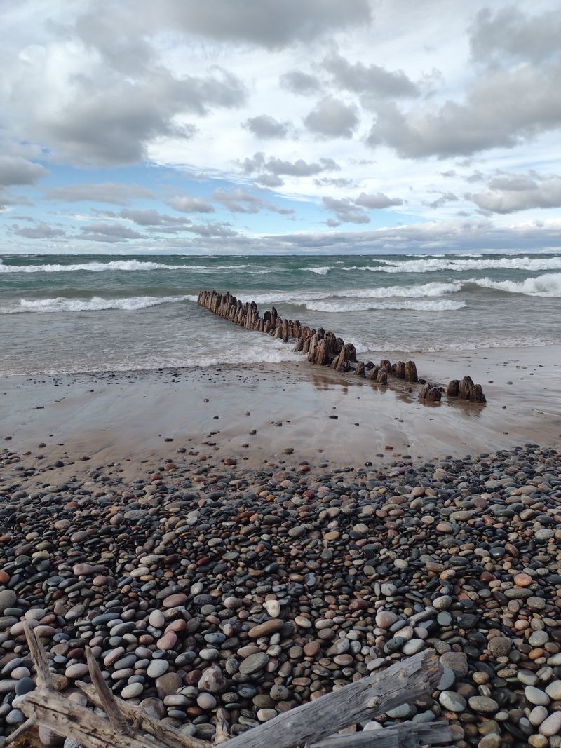 Rockhounding 101: Agates, Yooperlites, And Ethics