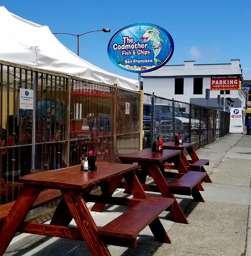 Timing your visit and navigating the line