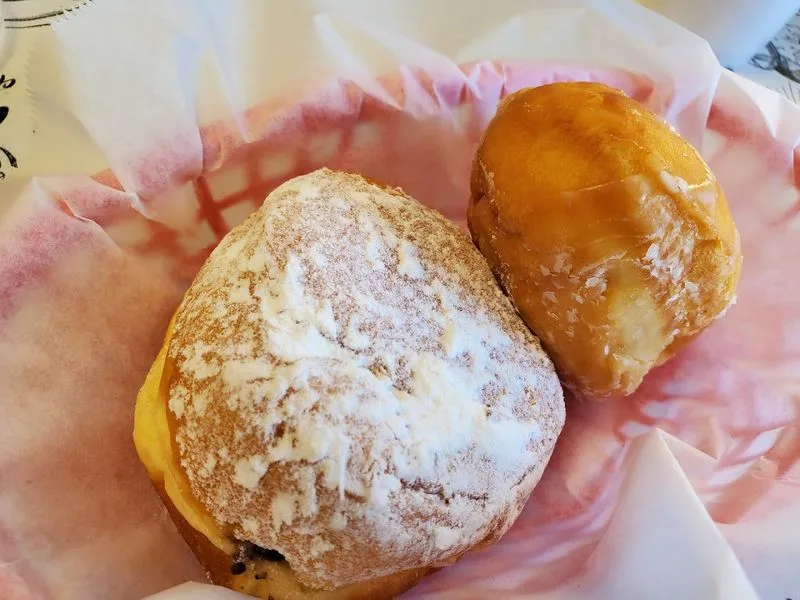 The Powdered Sugar Cake Donut &mdash; A Masterclass in Simplicity