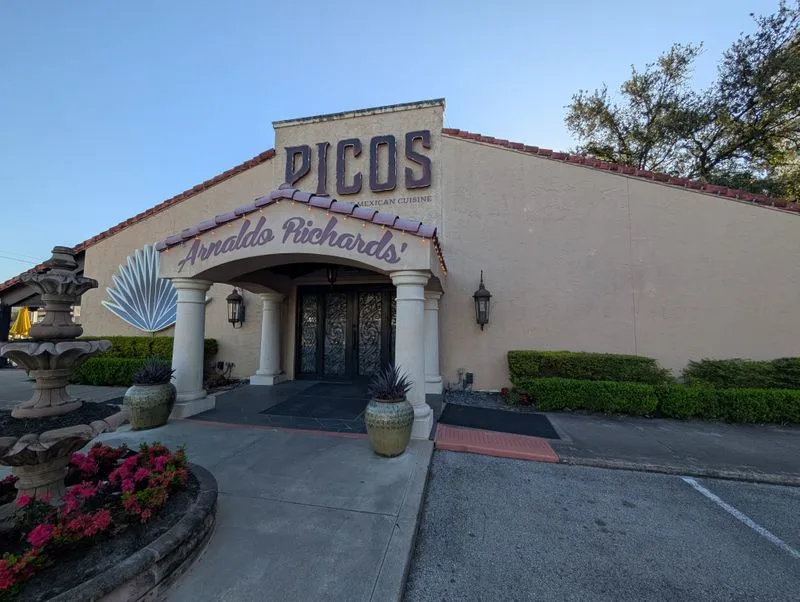 How To Time Your Visit: Crowds, Parking, and Pacing