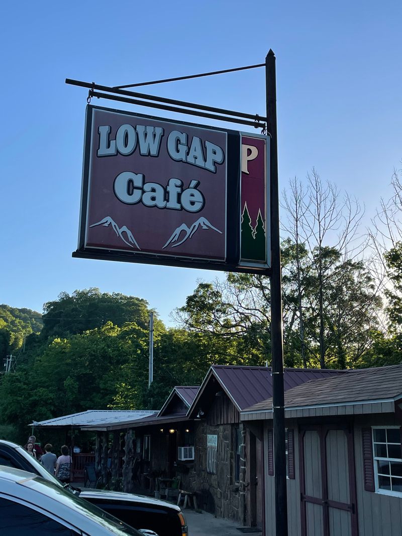 Low Gap Café – Near Jasper, AR