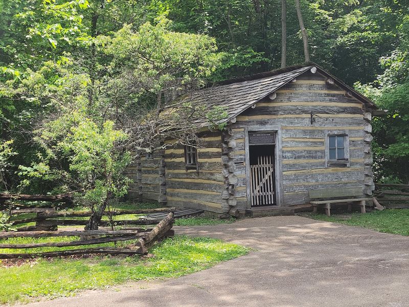Lincoln's New Salem State Historic Site &mdash; Petersburg, IL