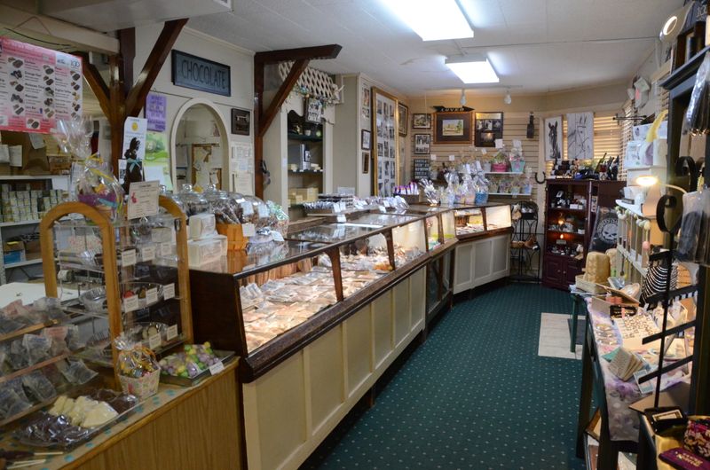 Anderson's Candy Shop &mdash; Richmond, IL