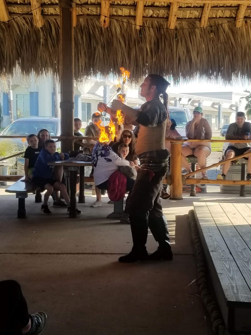 Live Entertainment & Interactive Fun