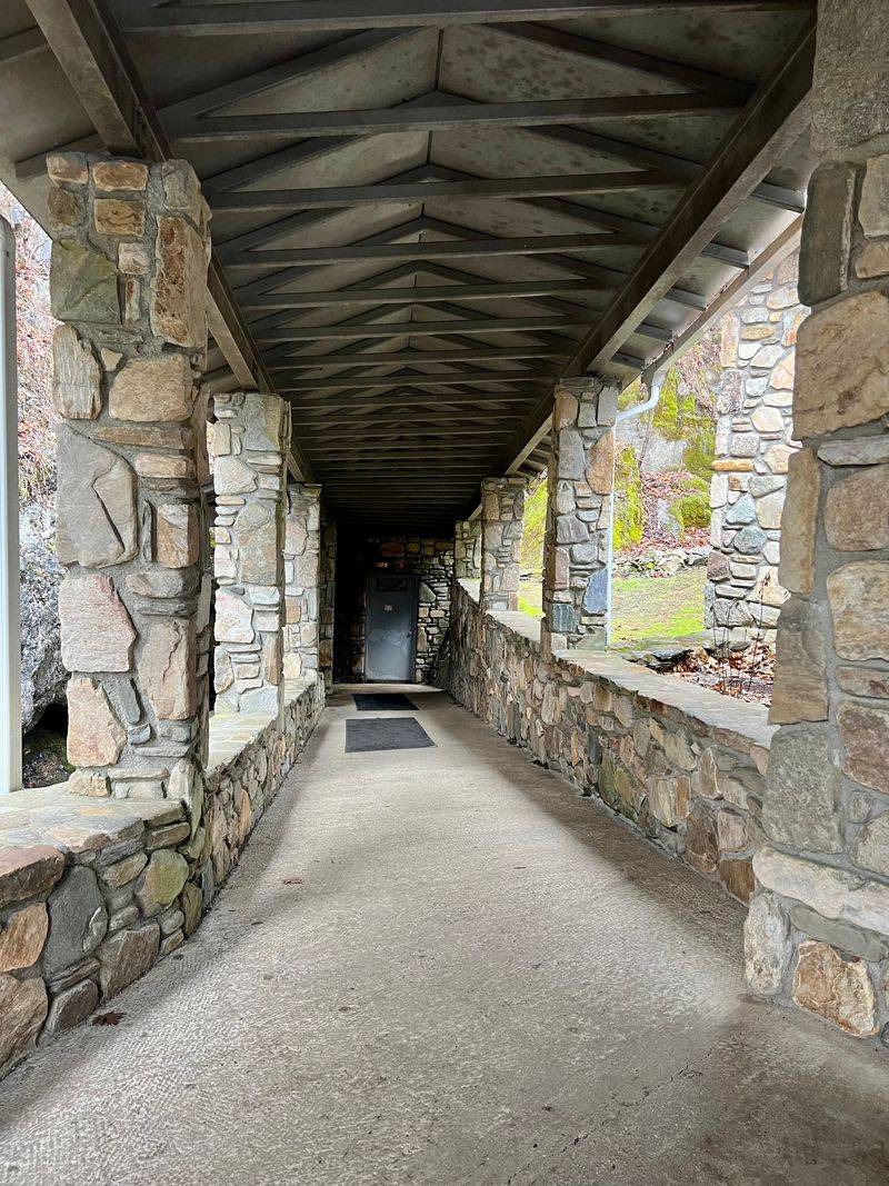 Linville Caverns &ndash; Marion