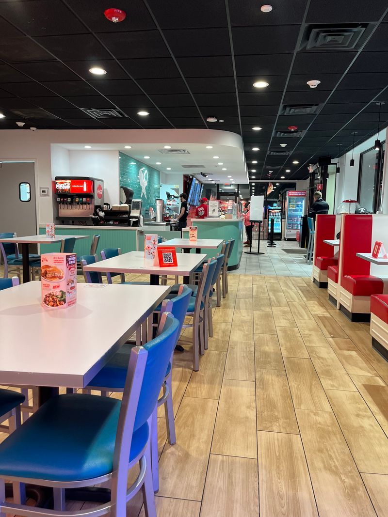 Friendly&rsquo;s &ndash; Multiple Massachusetts Locations