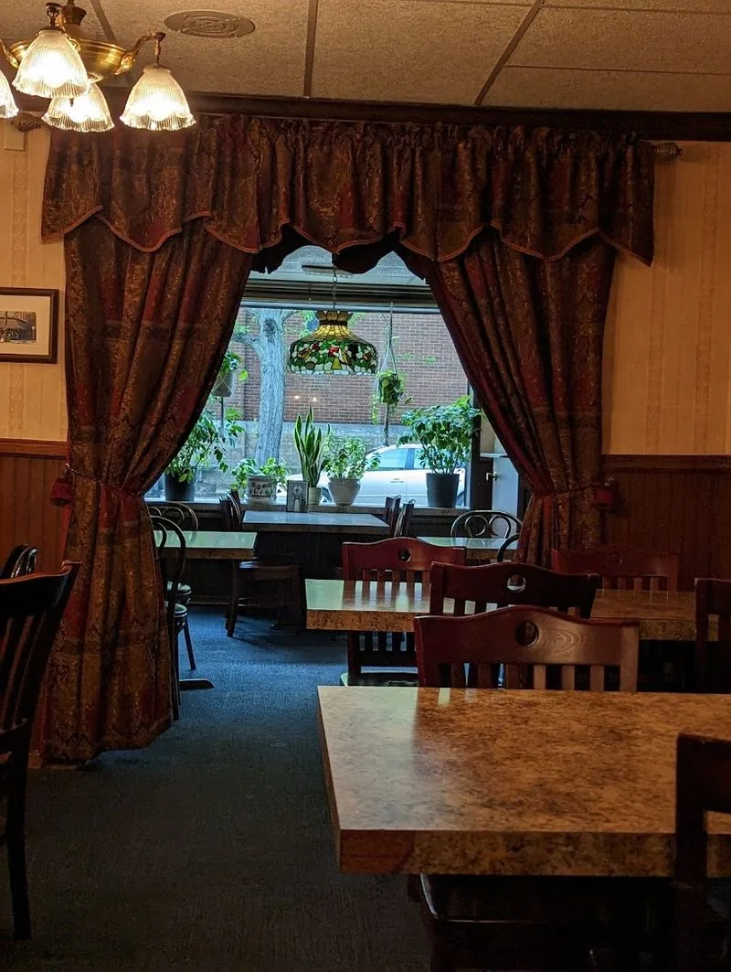 The Warm, Tavern-Style Atmosphere