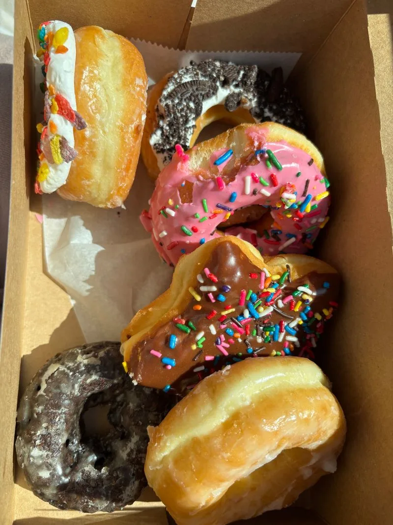 Fox's Donut Den