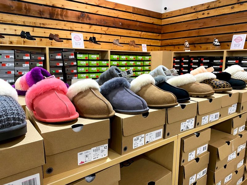 Major Brand Names at Outlet Prices