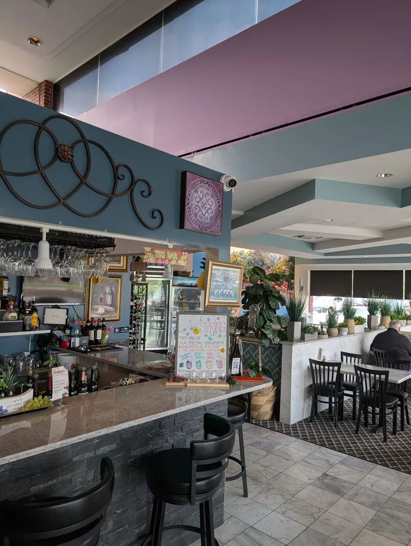 Vincenzo’s Pizzeria & Gelato