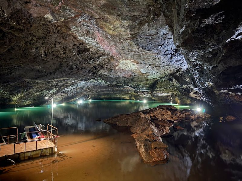 Tuckaleechee Caverns &ndash; Enchanted Cavern Realm