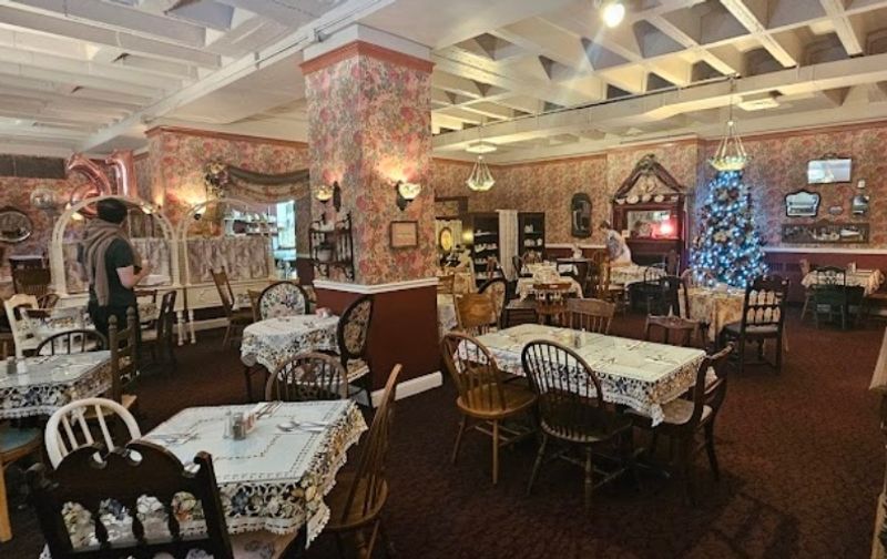 Miss Molly's Tea Room & Gift Shop 