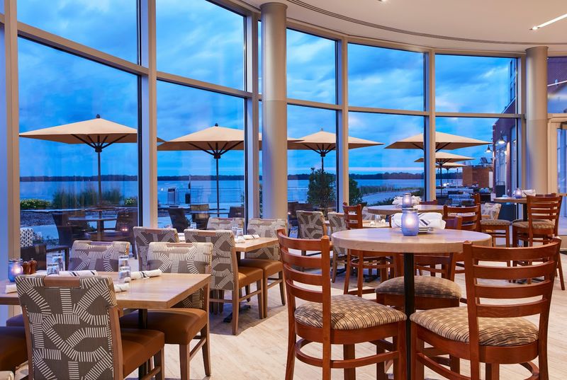 Indoor vs. Outdoor Seating &mdash; Knowing Your Options