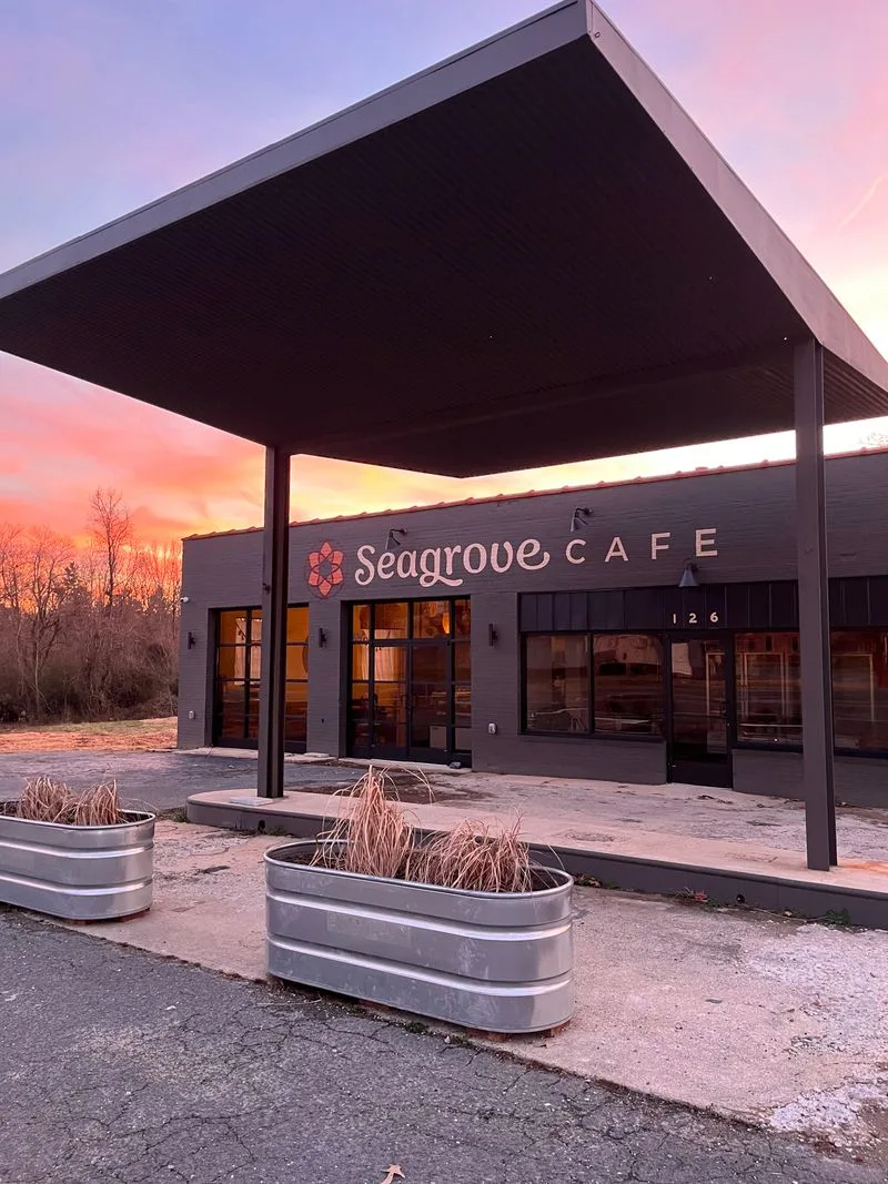 Where to Pause: Small-Town Eats and Breaks