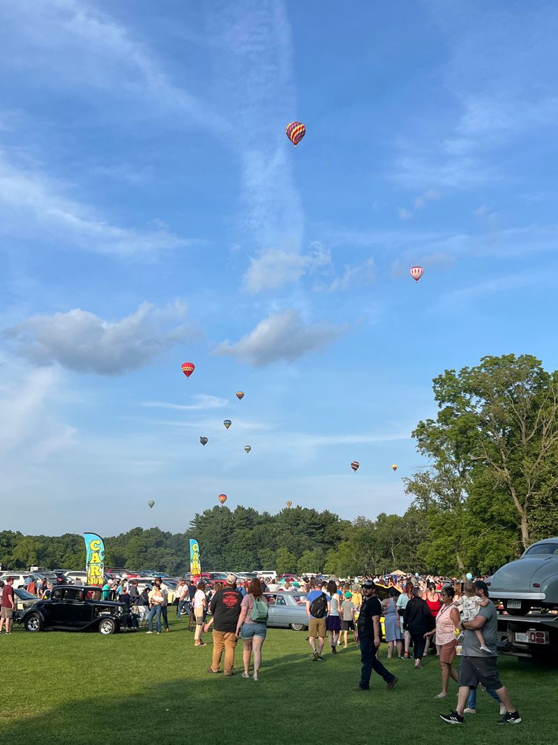 Tips for Attendees: Timing, What to Bring, Best Views