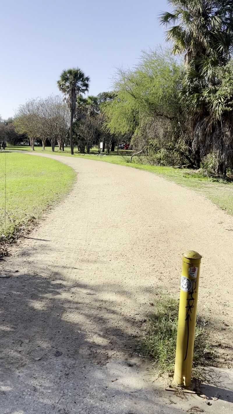 Lady Bird Lake Hike-and-Bike Trail &ndash; Austin