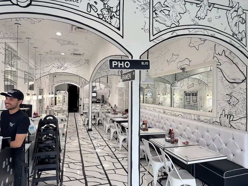 Order-at-the-Counter Format &mdash; A Unique Dining Rhythm