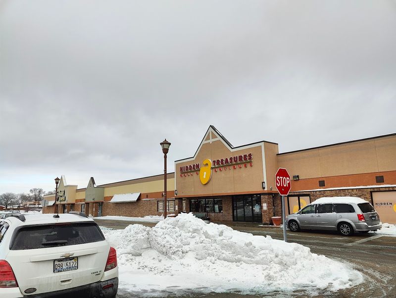 Plan Your Visit to Hidden Treasures Mall & Antiques
