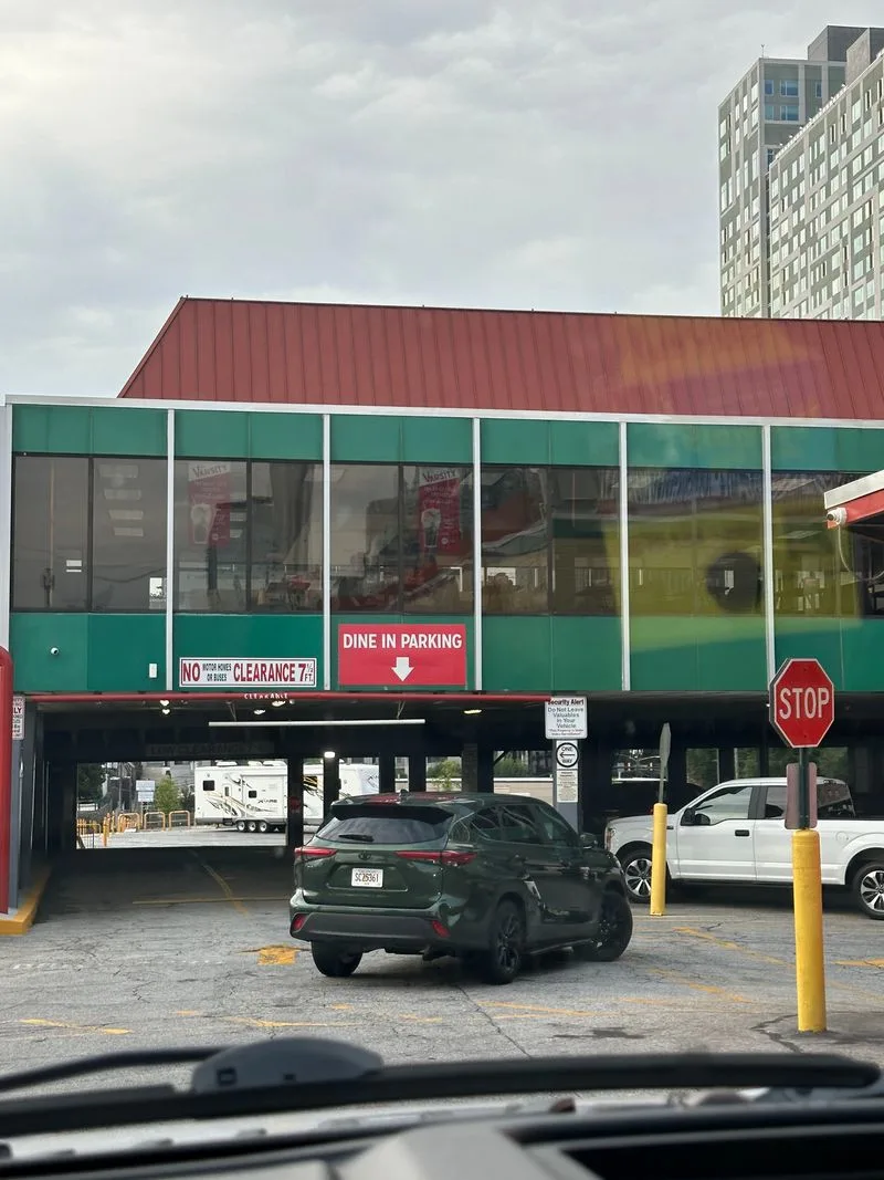 Drive-in trays and car service tips