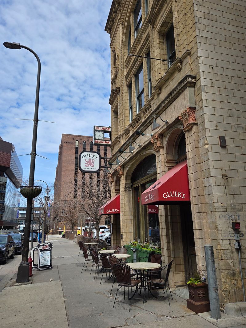 Gluek's Restaurant & Bar &mdash; Minneapolis, MN