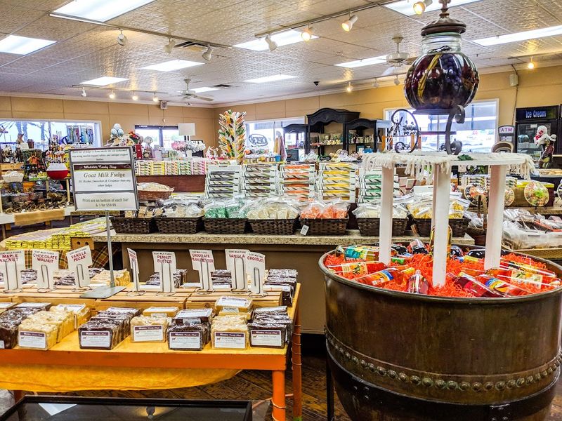 Webb's Candy - Davenport