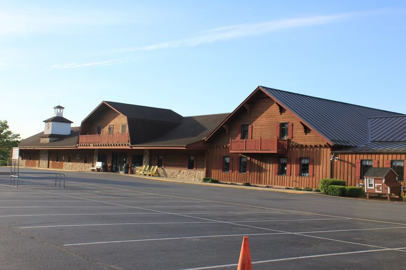 Address, Location and Visitor Tips