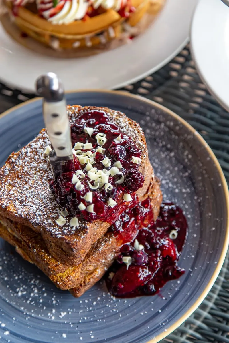 Brunch and Desserts: Ricotta Donuts to Apple Honey Cake