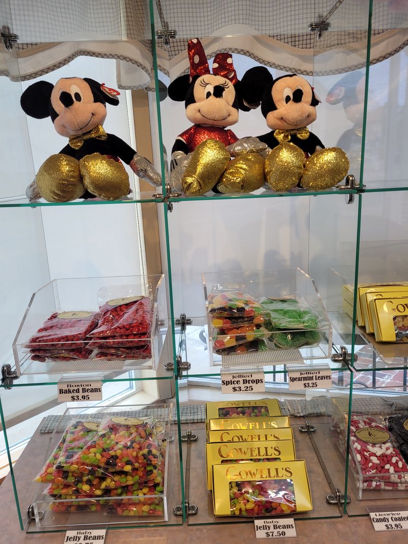 Gowell&rsquo;s Home Made Candy &mdash; Brockton