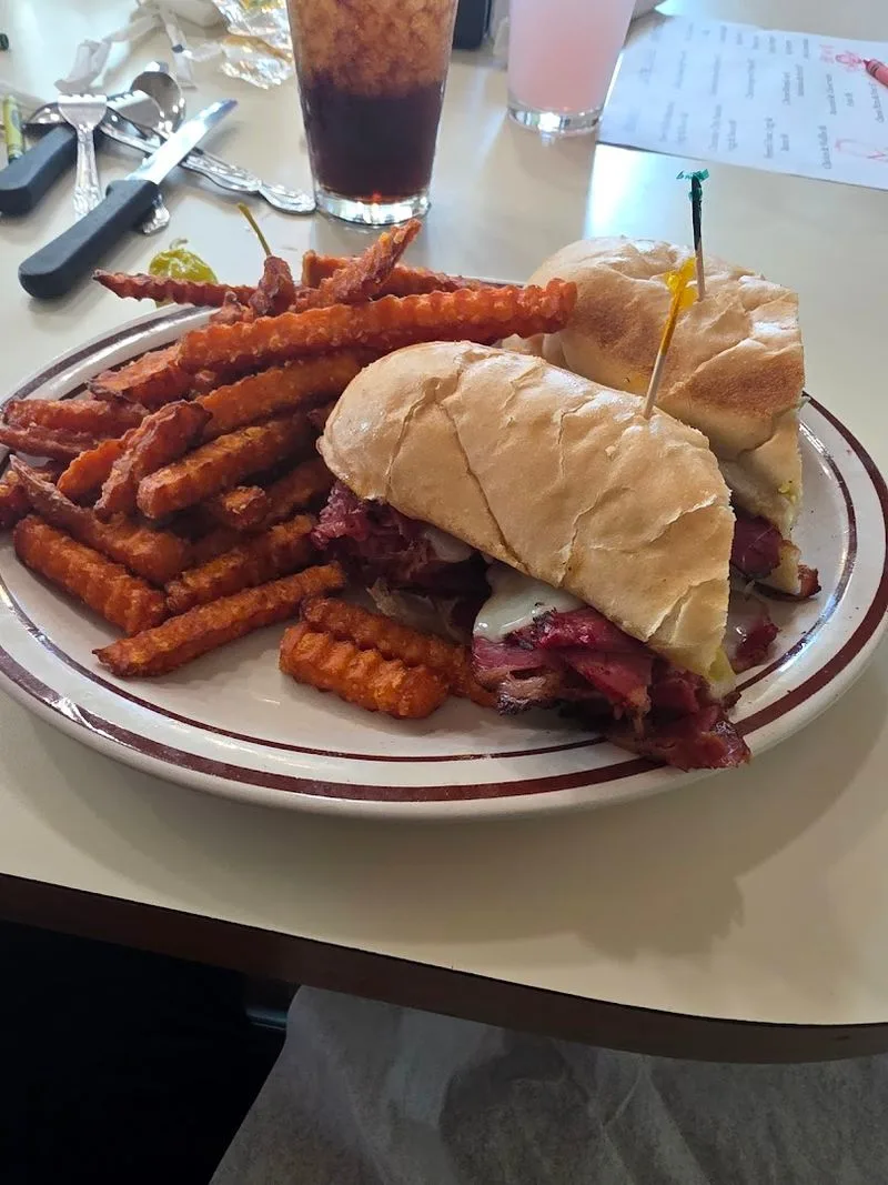 The Cafe French Dip &mdash; A Sandwich Worth the Detour