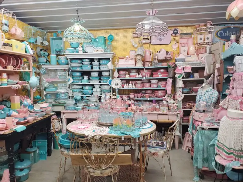 Spotting Authentic Glassware And Pyrex