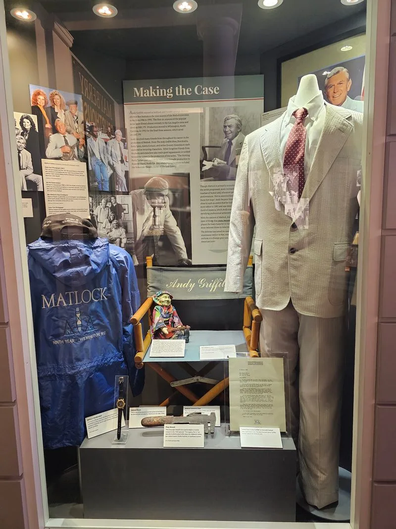 Nearby stops and practical details for your visit