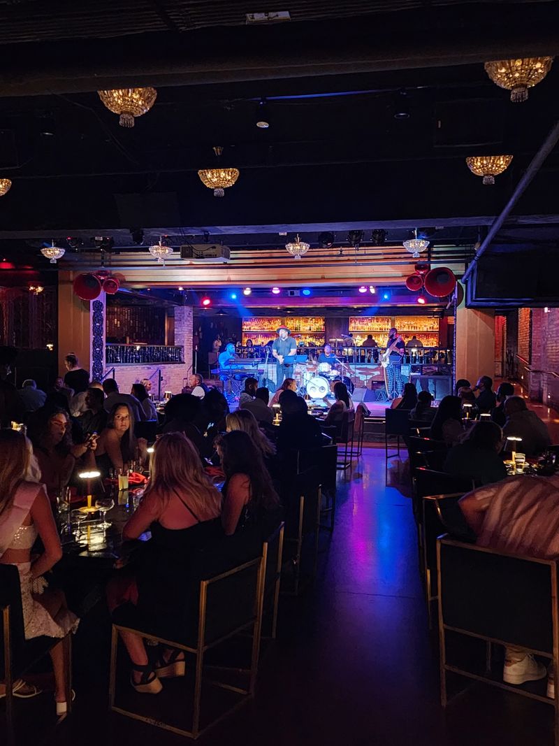 Dress code, vibe, and how to fit right in