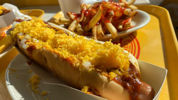 8 Indiana Hot Dog Spots That Prove Simple Food Can Still Be Exciting
